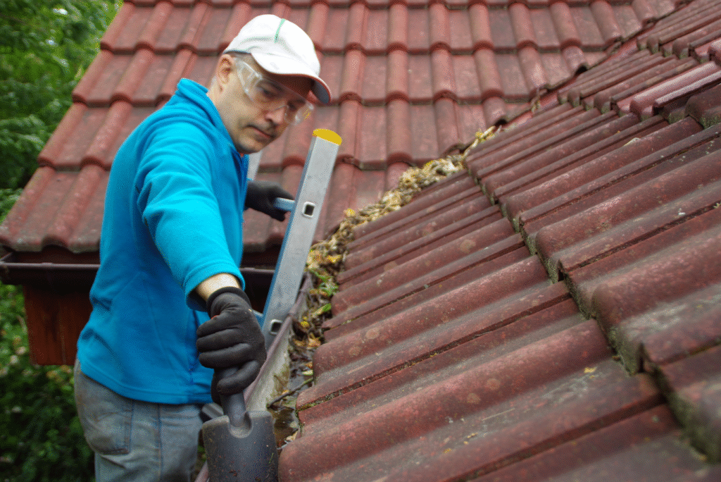 gutter cleaning men